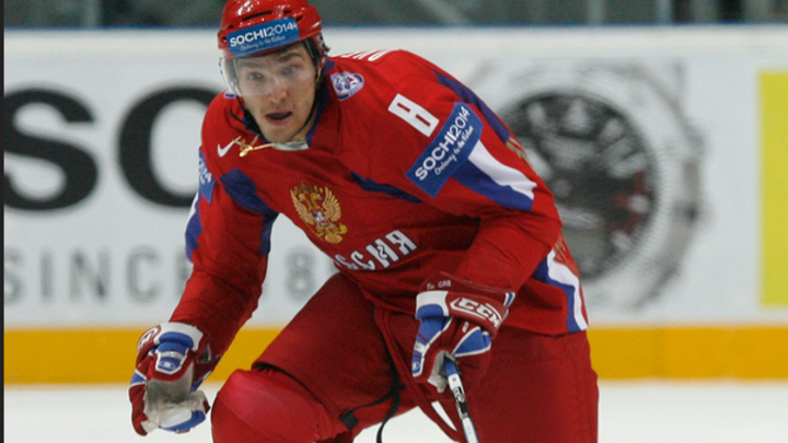 Забросившего 800-й гол в НХЛ Александра Овечкина облили пивом: видео из раздевалки