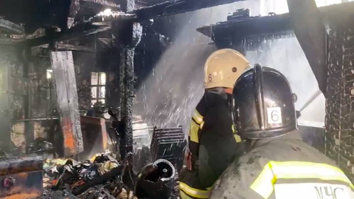 В Сочи из горящего кафе Круиз эвакуировали пять человек