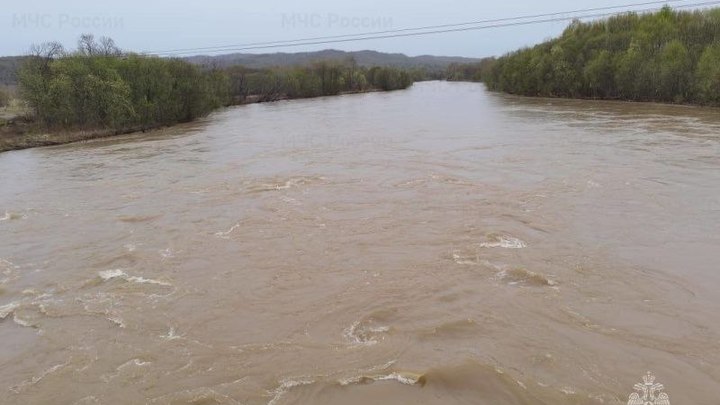 Выпавшего из лодки во время сплава на Сахалине ищут второй день