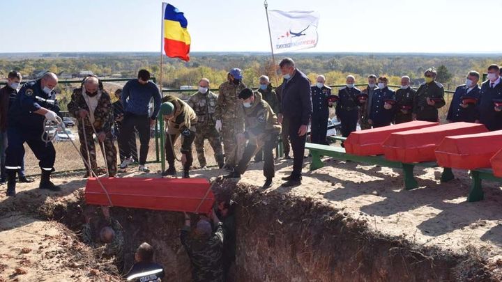 В Ростовской области похоронили останки казаков, расстрелянных большевиками в Гражданскую войну