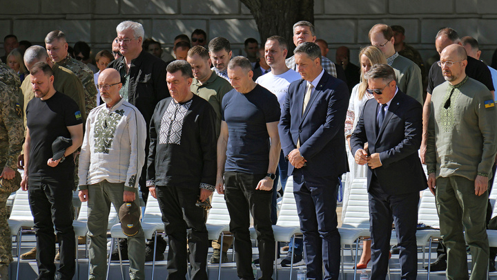 Чиновники в опасности: Киев срочно потребовал от Запада экстренной помощи