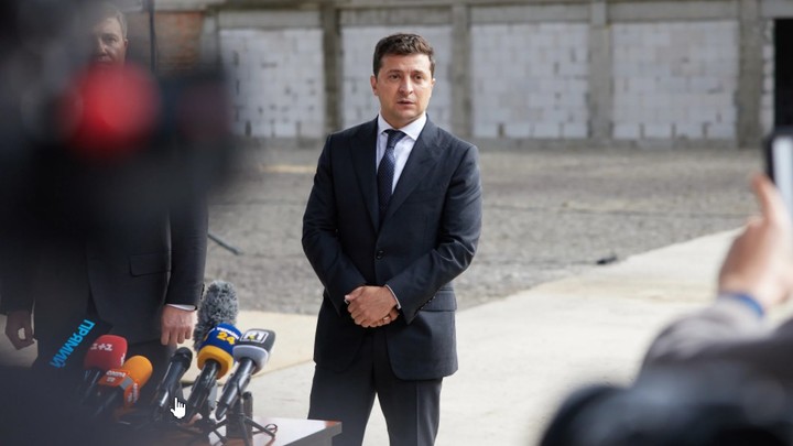 Зеленский пожаловался, что Украину извне склоняют к уступкам России