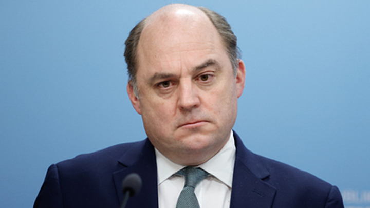 Глава Минобороны Британии уличён в ядерном шантаже России: Видео с пранкерами