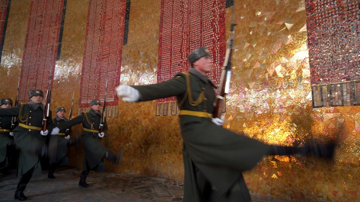 Жители Новосибирска недовольны ночными награждениями военных в районе вокзала