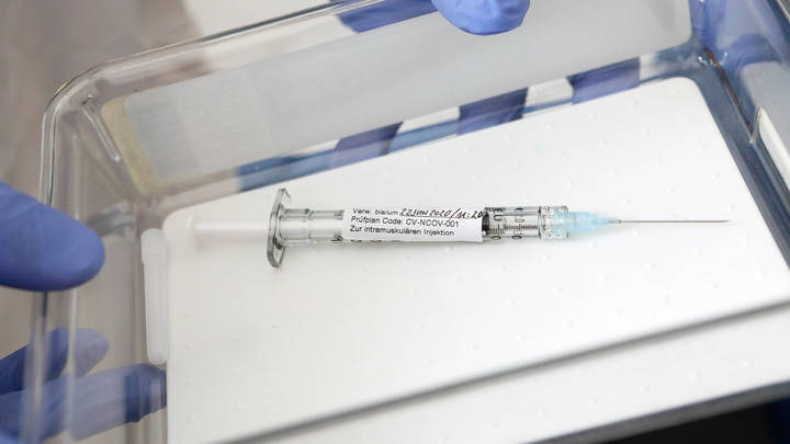 Патент получен, привьют военных: Когда китайская вакцина выйдет на рынок?