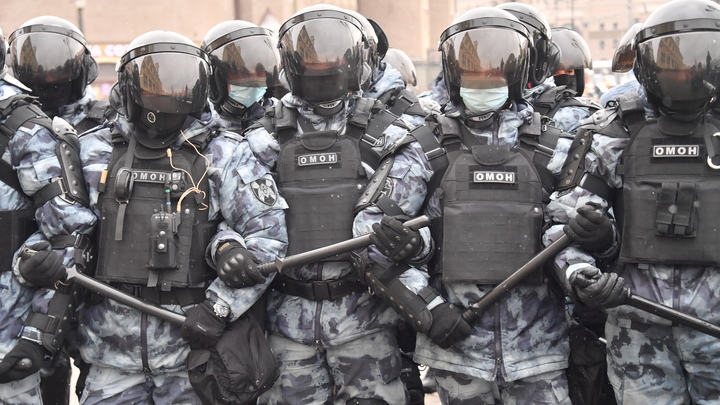 Некоторые обмочились: Омоновцы ворвались в спортклуб и напугали младшеклассников - СМИ