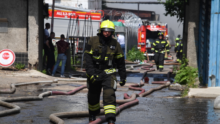 В Новороссийске произошёл крупный пожар в частном доме