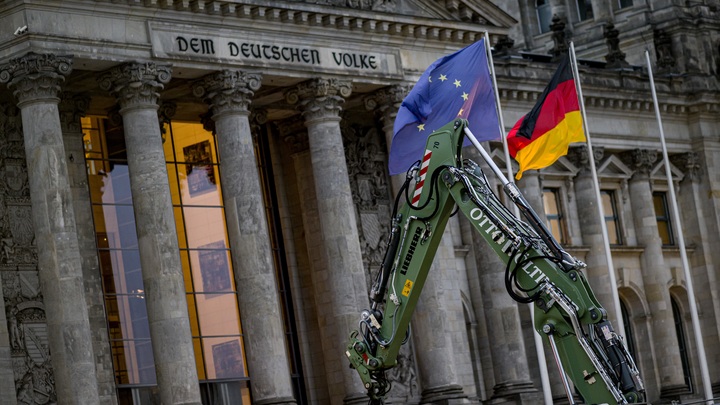 Немецкий депутат призвал Россию к позорной капитуляции: От Москвы ждут жёсткого ответа