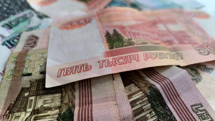 Гражданам России напомнили, кто получит в декабре повышенную пенсию