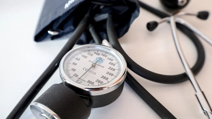 Начало гипертонии у гипотоников: как не пропустить первые симптомы