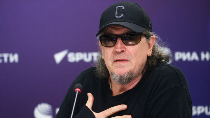 Сергей Галанин назвал главной бедой уехавших артистов их ненужность миру