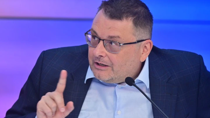 Защищал мигрантов, а теперь - тройное сальто назад: Неожиданный финт депутата Фёдорова объяснили русские