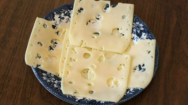 Диетолог Елена Соломатина: 50 грамм сыра в день могут принести пользу организму