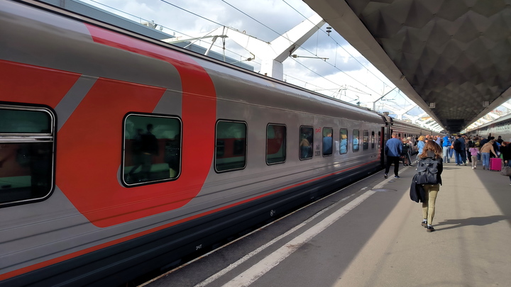 В Сочи с 1 декабря отменят два пригородных поезда