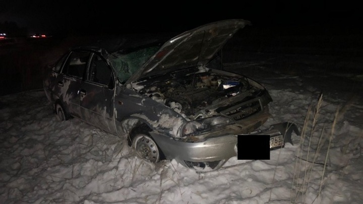 В Самарской области на трассе М-5 легковушка вылетела в кювет и опрокинулась