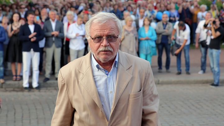 Актёр Никоненко не скрыл презрения, услышав имена Трояновой* и Лазаревой**: Уехавшие гнилушки