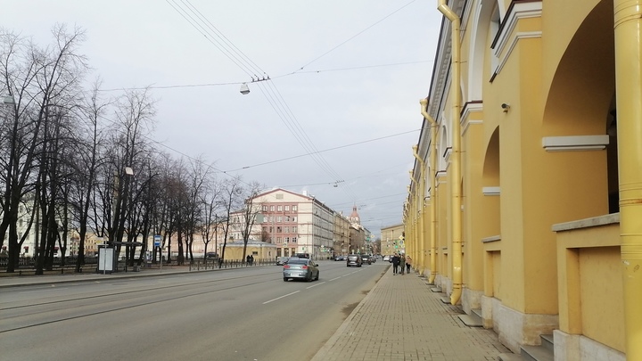 Коллективный иммунитет из-под палки: каждого пятого петербуржца принуждали привиться на работе