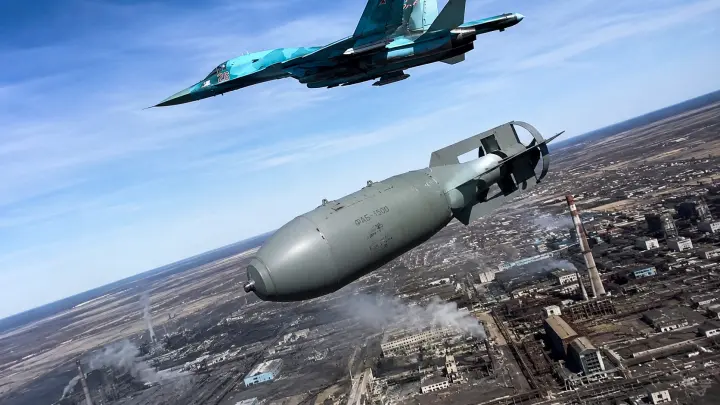 «Цель была крупной и разведанной»: Русские сбросили 10 КАБов в Херсонской области «Цель была крупной и разведанной»: Русские сбросили 10 КАБов в Херсонской области