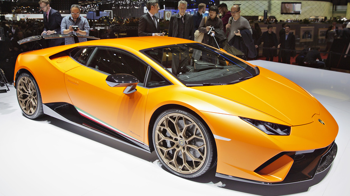 «Дьявольский» Lamborghini разнес на куски четыре элитных авто в центре Москвы - видео