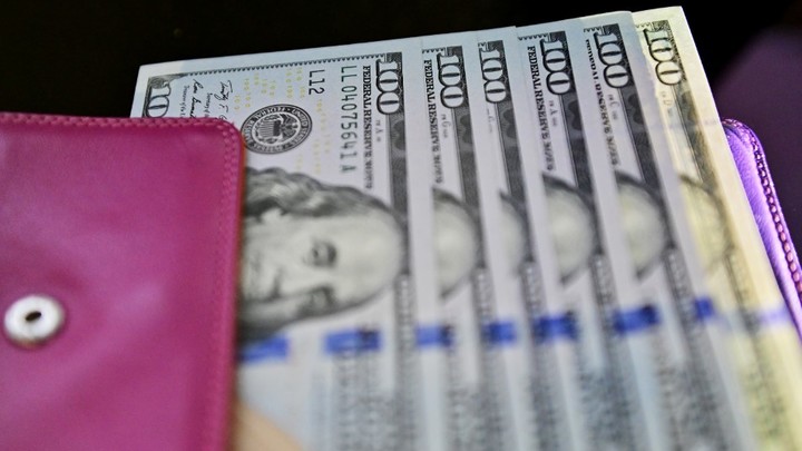 Байден заявил о сокращении госдолга США. Но он вырос на 10 триллионов долларов