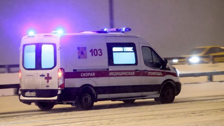 Автохам мешал скорой везти беременную в больницу в Екатеринбурге