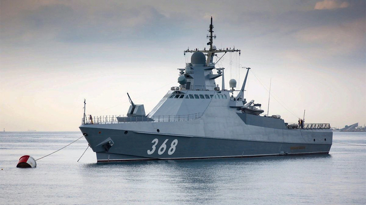 Патрульный корабль ЧФ открыл огонь для остановки сухогруза, следовавшего в украинский порт