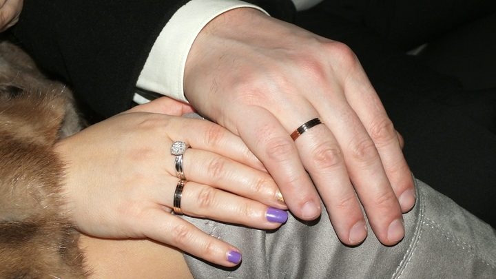 Жена для мигранта за 200 тыс руб: Компания дамочек обеспечивала гастарбайтеров документами