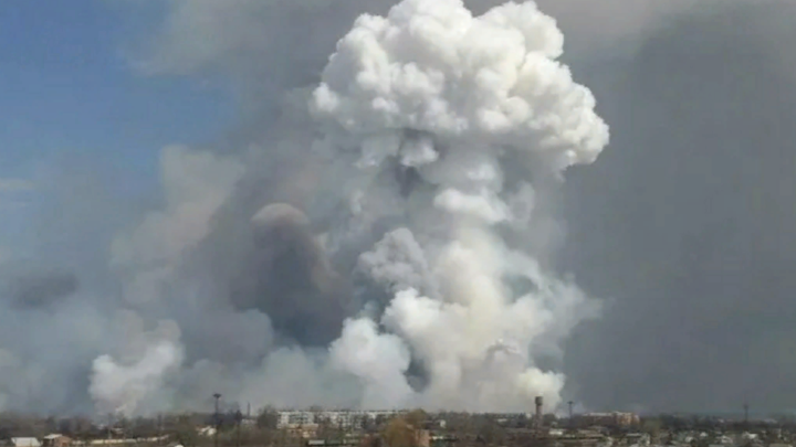 В Донецке поражён объект ВСУ: Горит склад боеприпасов в Курахово