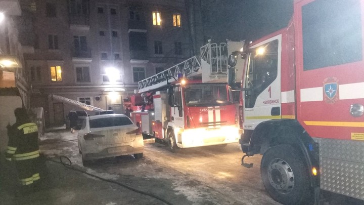 В Челябинске на ночных пожарах спаслись 11 человек