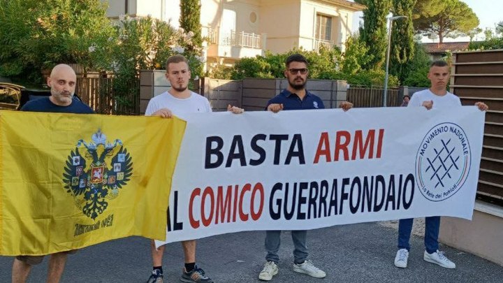 Хватит платить Украине! Люди выстроились перед виллой Зе