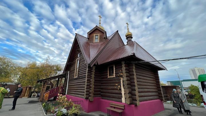 В Зеленограде выстроилась огромная очередь к святым мощам Игумена Земли Русской