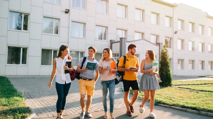 Почему наши студенты стремятся уехать за рубеж? Честный разговор