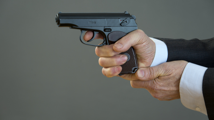 Ссора с охранником чуть не лишила зрения жителя Соснового Бора