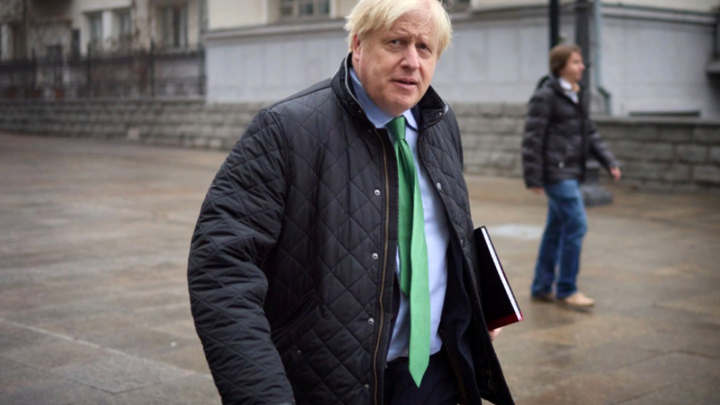 Таких оправданий вы не слышали: Джонсон не смог предоставить телефон для расследования по COVID-19