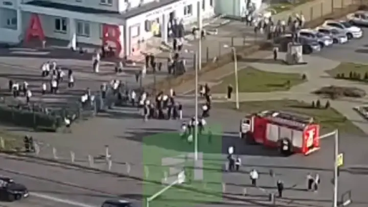 Экстренно вывели две тысячи детей: в Челябинске второй день подряд минируют школу