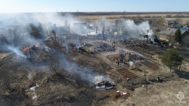 Очаг был в деревне: в МЧС назвали источник разрушительного пожара на Кегострове