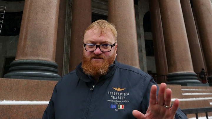 Милонов сообщил, что стал наводчиком артиллерии, но пока работает наблюдателем на референдуме