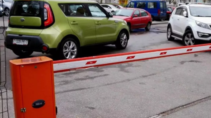 В районе Западного Обхода Краснодара демонтируют 35 незаконных шлагбаумов