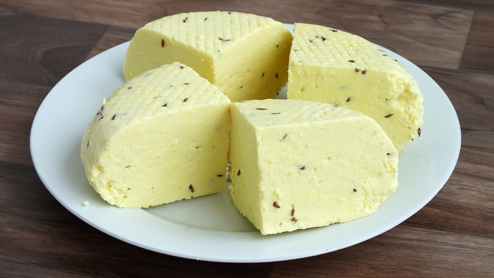 К чему снится сыр: значение, подробное толкование