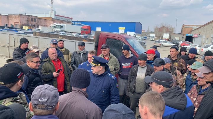Мусороперевозчики планируют добиться выплаты денег в суде