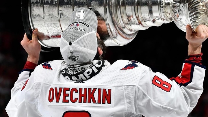 Овечкин впечатал американца: Хоккеист показал приём, который вывел зрителей из себя
