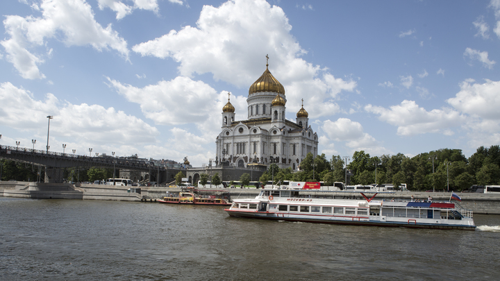 Ясная погода в Москве на праздники обойдется бюджету в сотни миллионов рублей - СМИ