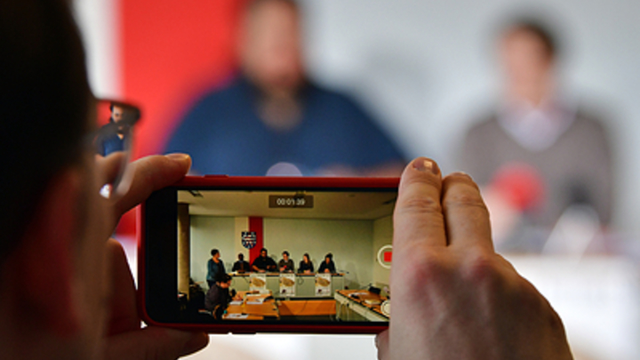 Бежать и скупать всё подряд не стоит: Дефициту смартфонов в России отвели месячный срок