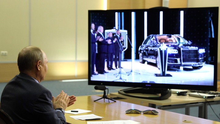 Посидеть в машине президента: Любимый автомобиль Путина стал экспонатом