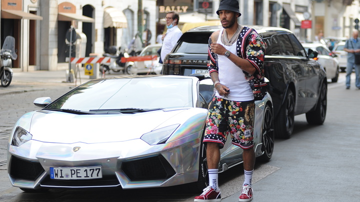 В джунглях Мьянмы нашли дорогой суперкар Lamborghini Aventador