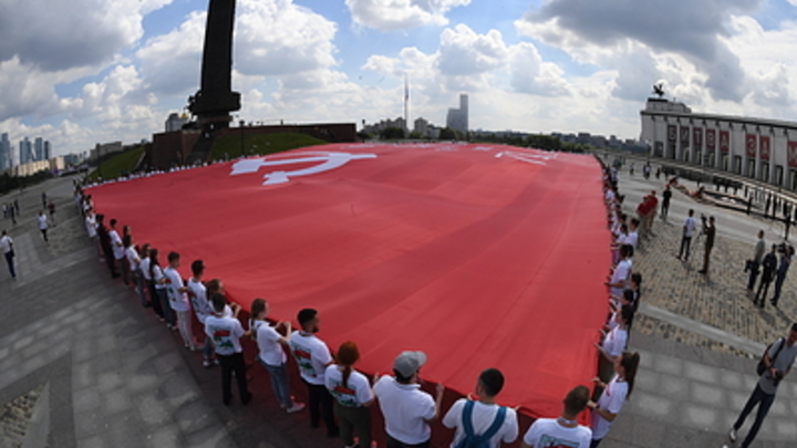 Музей Победы получил редкие номера газеты Вечерняя Москва