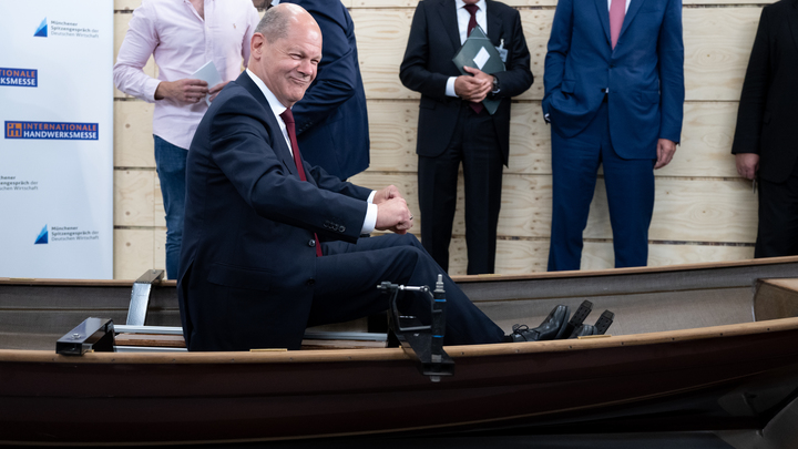 Шольц оказался в центре скандала с изнасилованием на закрытой вечеринке