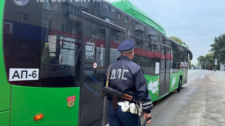 В Екатеринбурге полицейские устроили погоню за автобусом