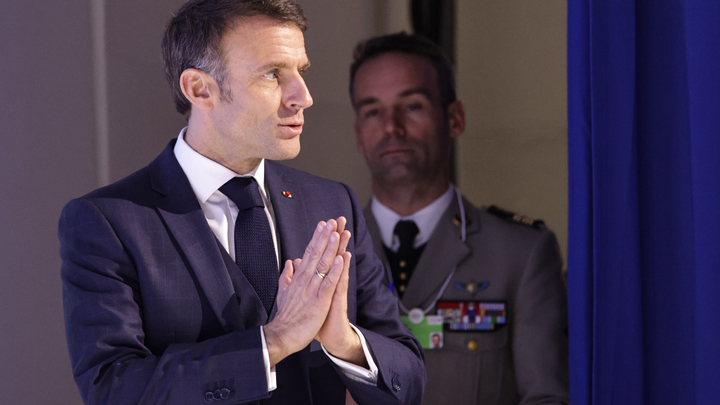 Привет Макрону дошёл без почты. От логова наёмников осталась лишь куча камней