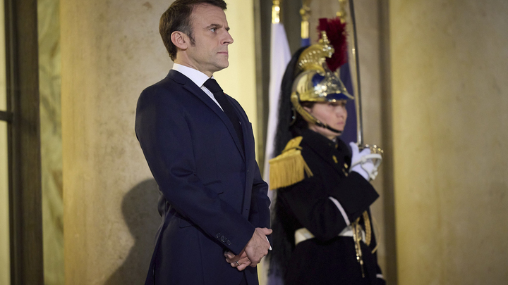 Китай мягко намекнул Макрону: Спорить с Россией не стоит - всем нужен консенсус